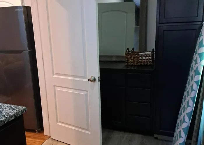 Ravine House Apartment Waukegan